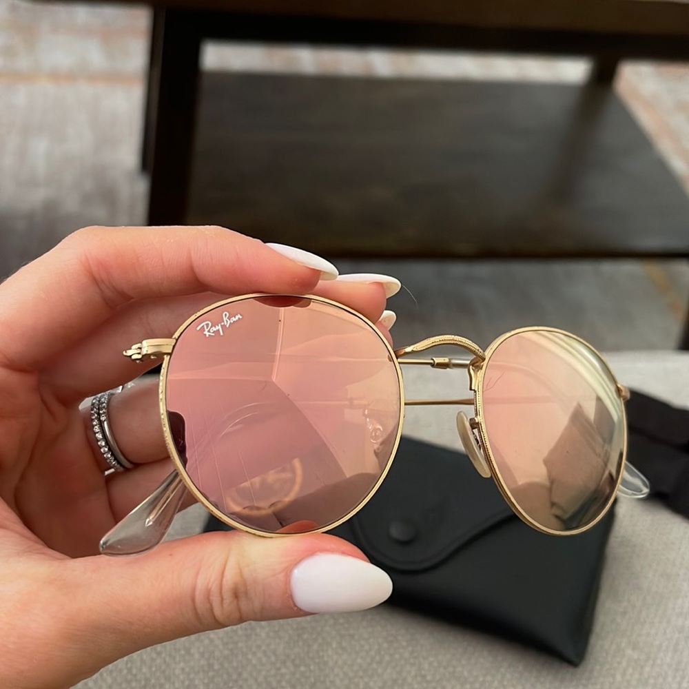 Ray-Ban Round Pink Sunglasses